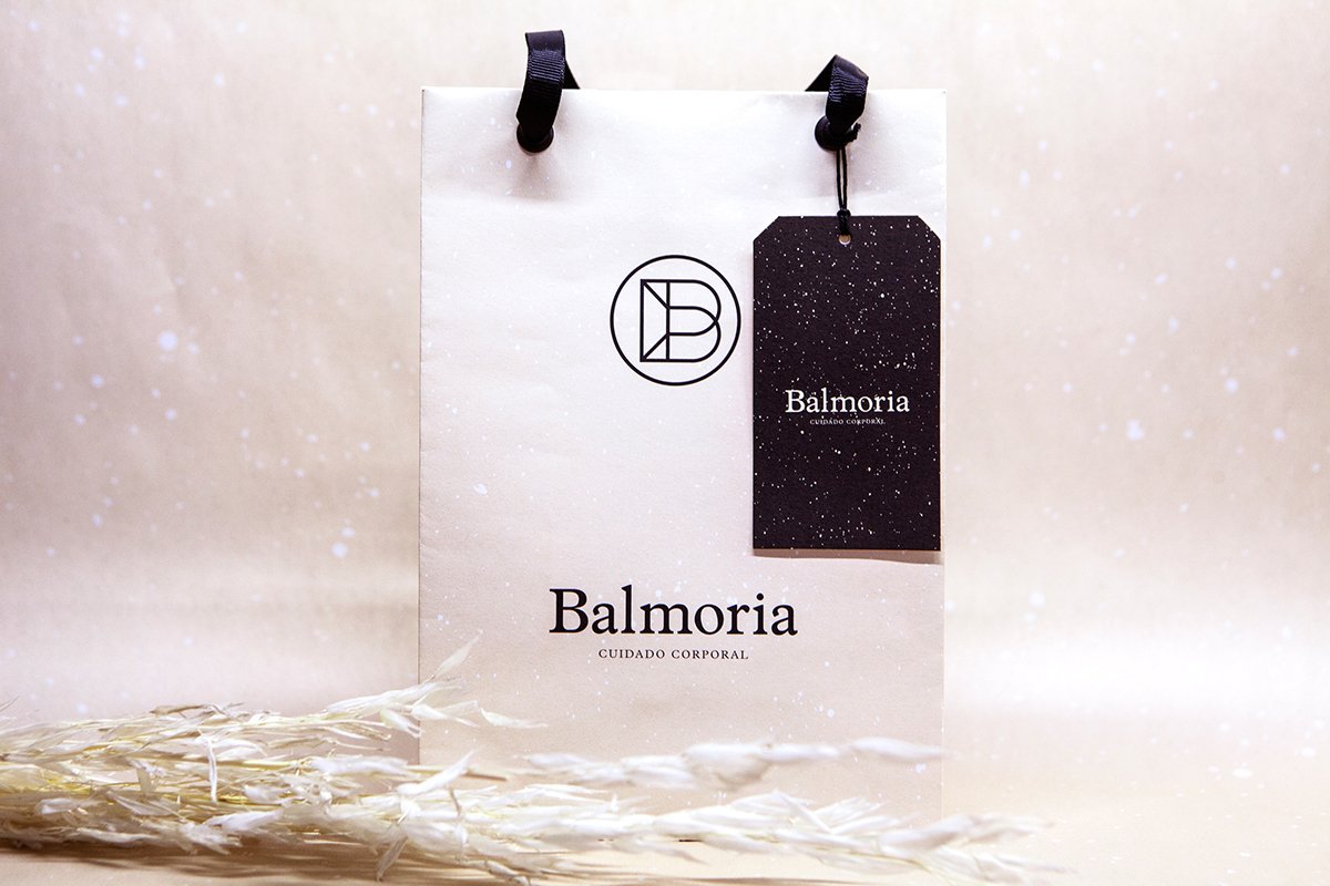 Balmoria美容产品VI形象  手提袋设计
