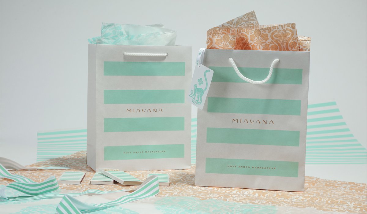 Miavana沙滩生态保护区品牌VI设计欣赏，旅游景点品牌VI设计，深圳VI设计，深圳品牌视觉识别设计，名片设计，标志设计，画册设计，左右格局