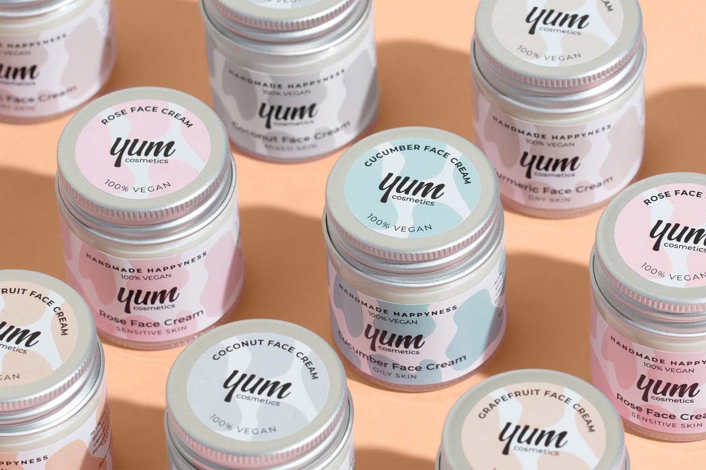 Yum高级手工零售化妆品精品店品牌VI设计，化妆品VI设计，高端VI设计，品牌视觉设计，深圳VI设计，左右格局
